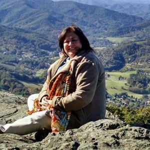 Meet your Posher, Debbie